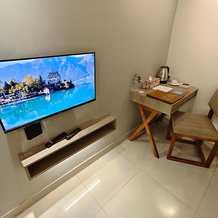 Hotel Nandini Dhaka Buitenkant foto