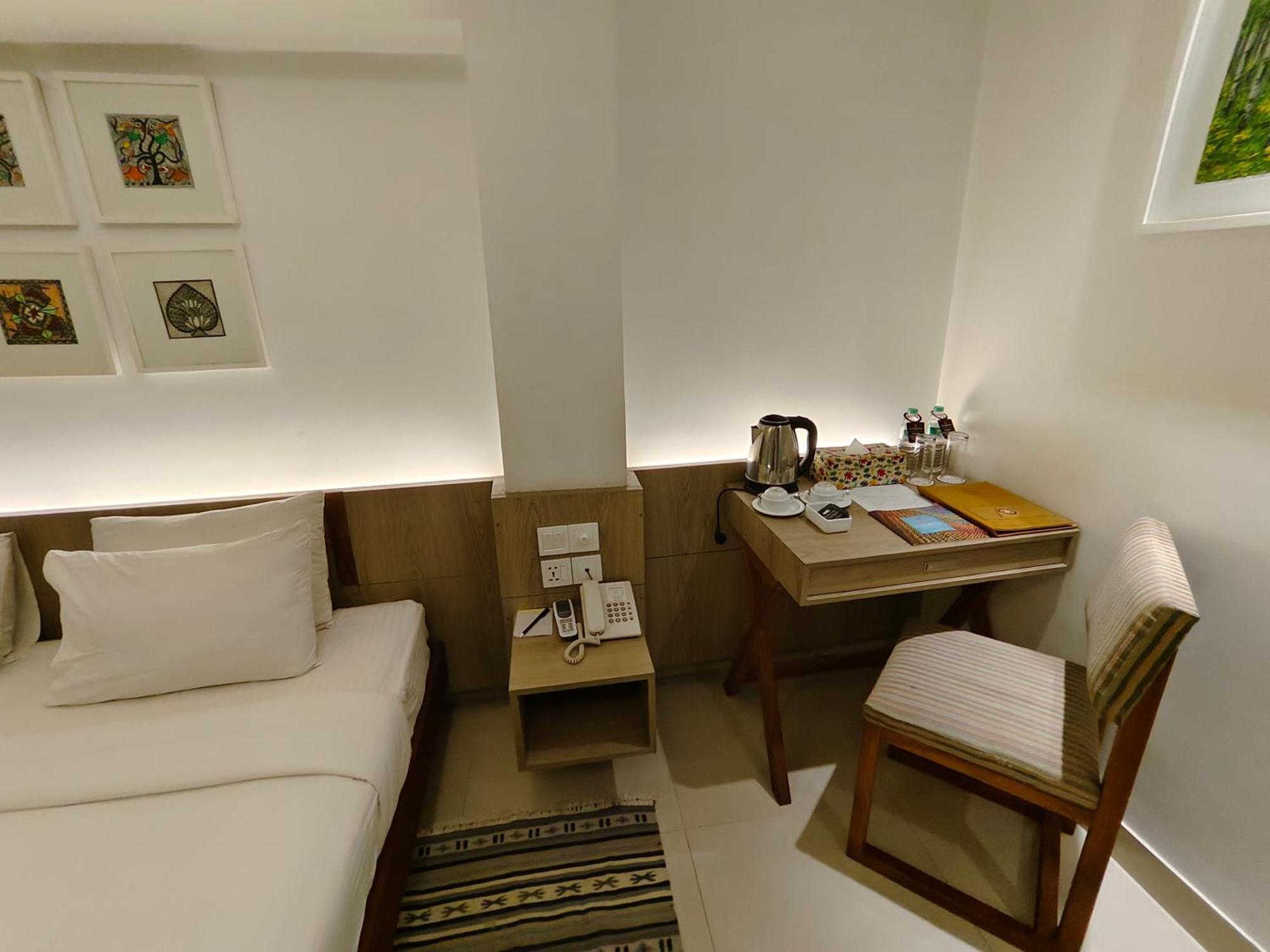 Hotel Nandini Dhaka Buitenkant foto