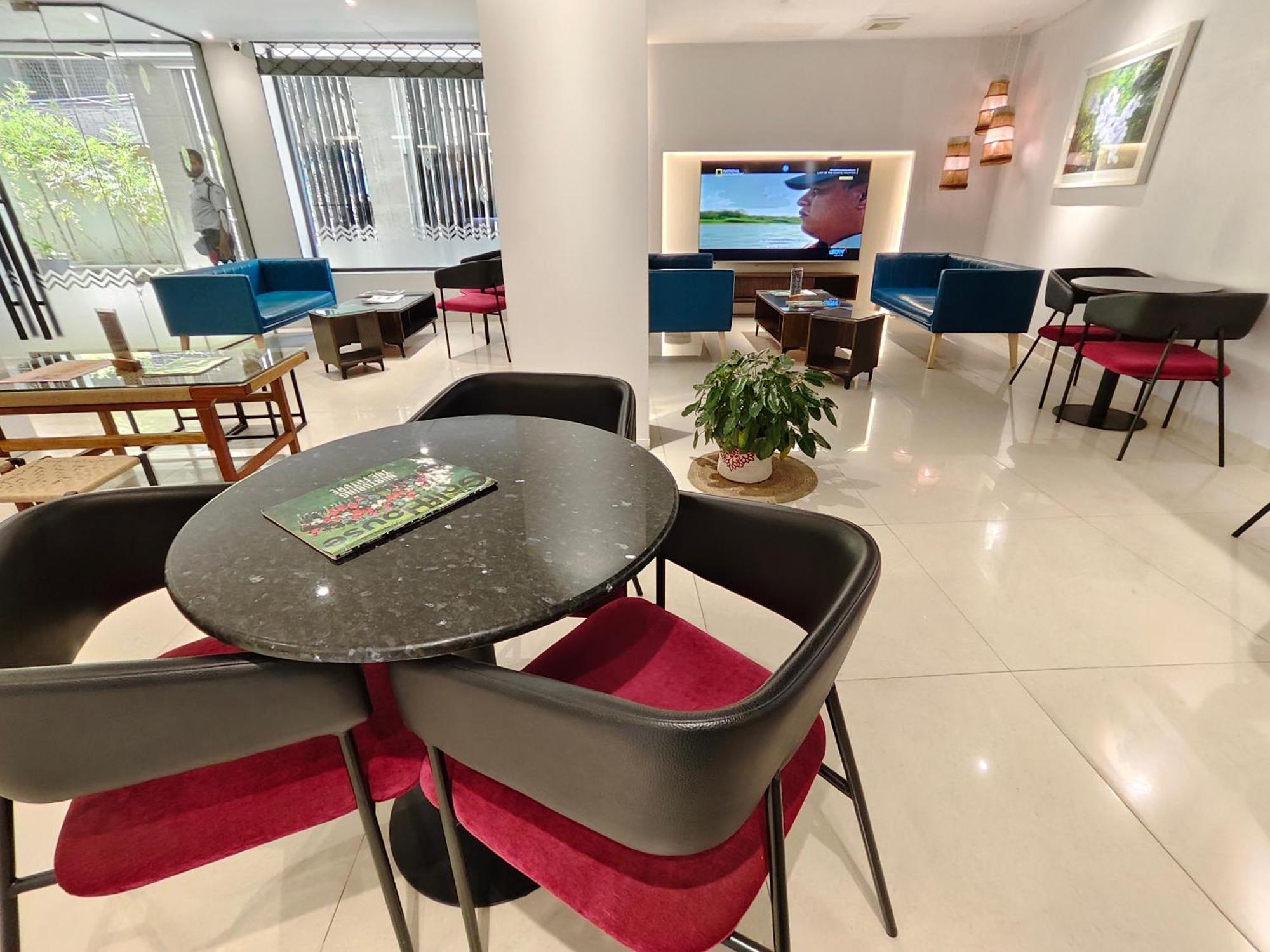 Hotel Nandini Dhaka Buitenkant foto
