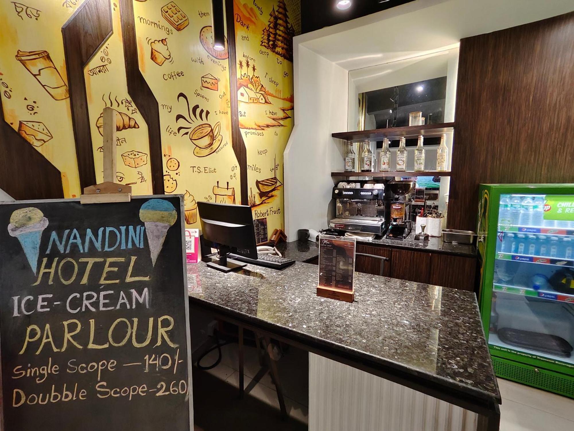 Hotel Nandini Dhaka Buitenkant foto